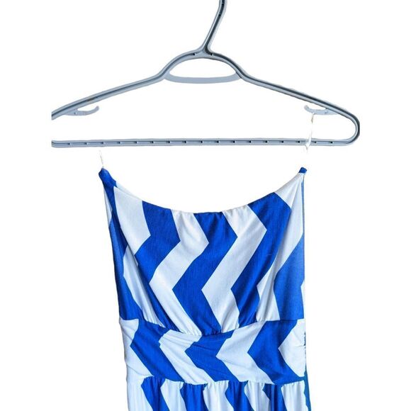 Coveted Clothing Maxi Dress Medium Blue White Chevron Strapless D1265 - Picture 2 of 5